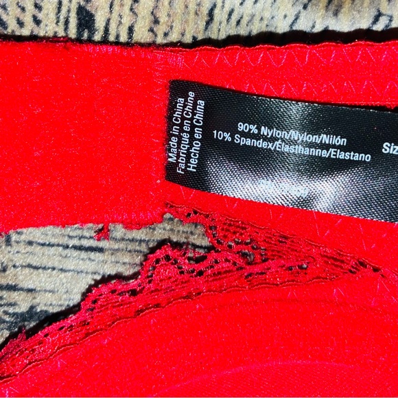 Rene Rofe Vibrant Red Lace Bra - Picture 2 of 2